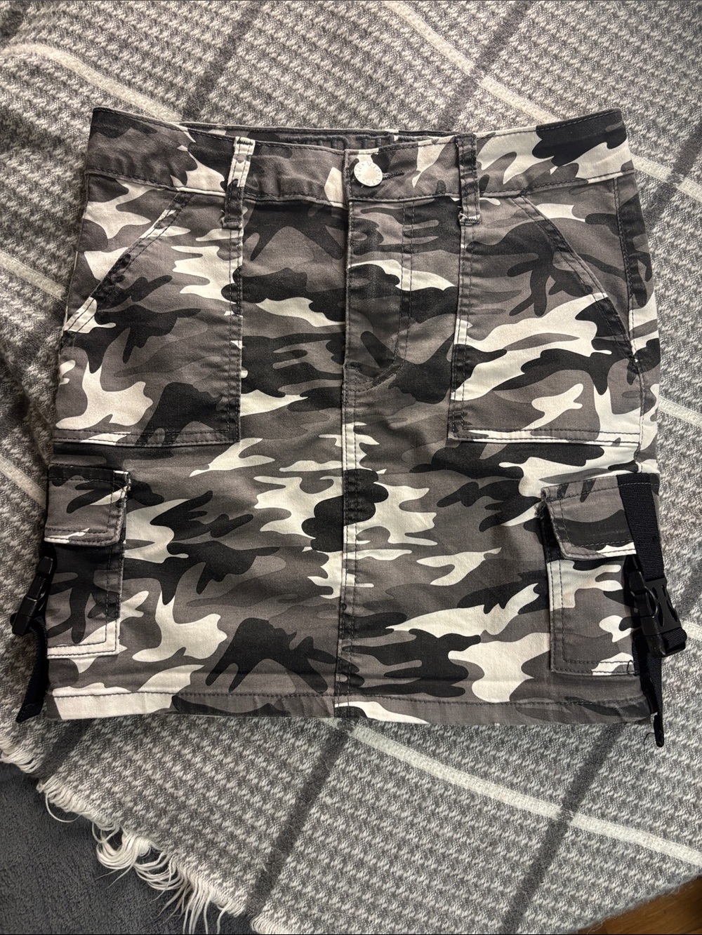 VIP Women's Camo Cargo Skirt - Black & Gray